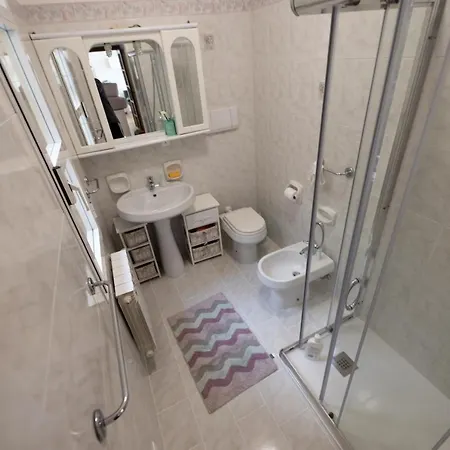 Perfect Wave A 10 M Dal Mare * 圣雷默