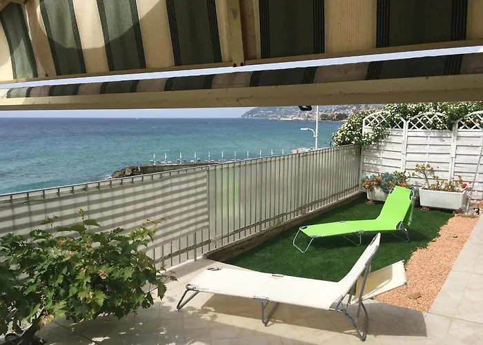 Perfect Wave A 10 M Dal Mare Σαν Ρέμο